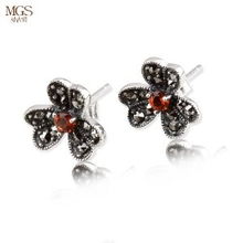 MGS曼古銀 復古天然石榴石925純銀耳環(huán)，優(yōu)雅格調與經典工藝的融合